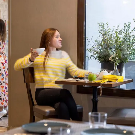 L'interlude Hotell 3*